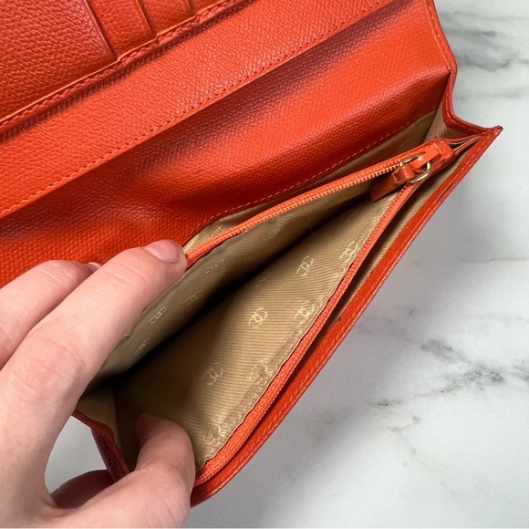 ✨ AUTHENTIC CHANEL Calfskin Leather Bifold Wallet ✨ - Picture 7 of 10